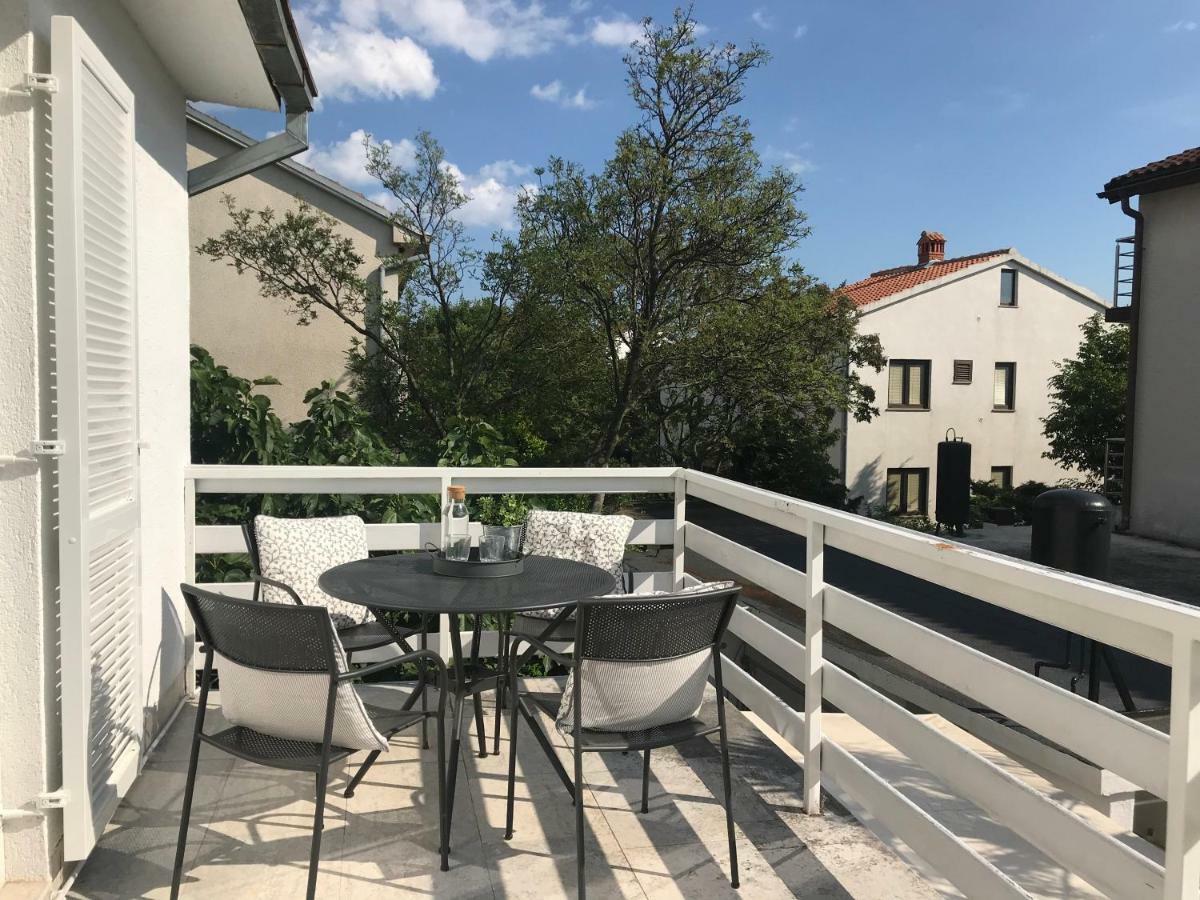 N&N Apartments Jadranovo Exterior foto